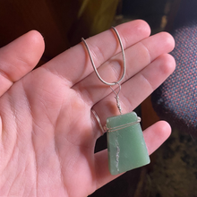 Load image into Gallery viewer, Green Aventurine geometric necklace